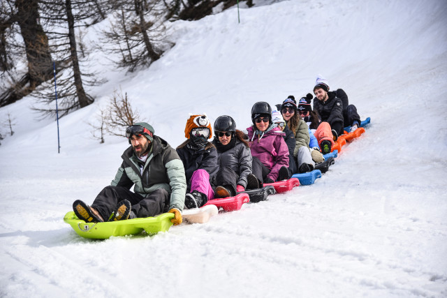 Snowtubbing à Andorre en groupe ou en famille , sensations garanties