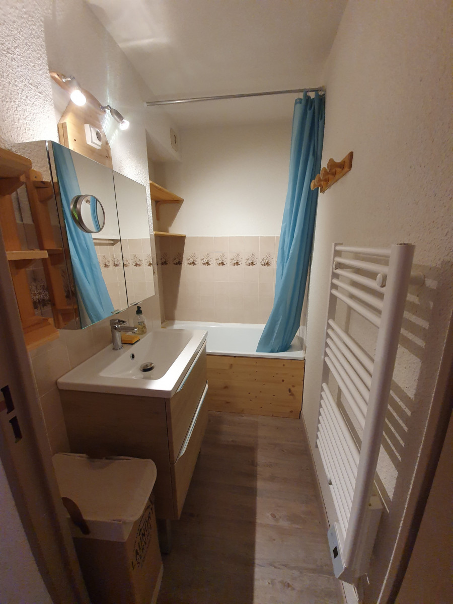 risoul_hebergement_century21_slp_immobilier_Edelweiss A 50_salle de bain