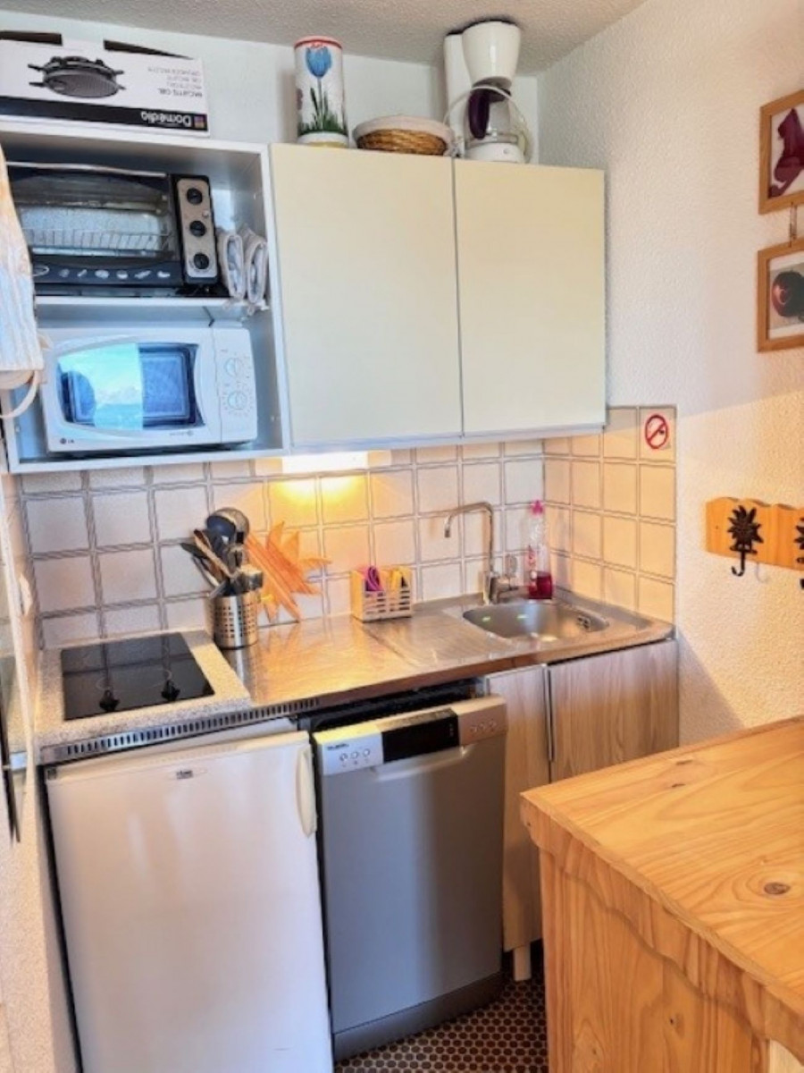 risoul_hebergement_century21_clarinesb2328_kitchenette1