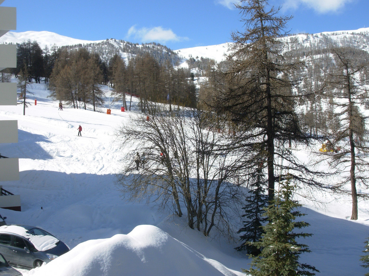 Vue sur les pistes depuis le balcon