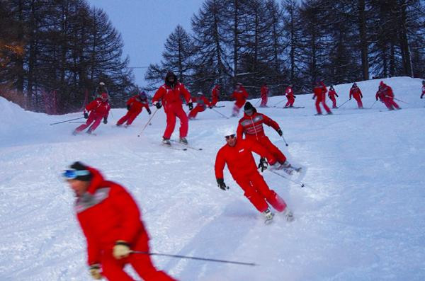 Descente aux flambeaux des moniteurs de l'ESF_Risoul